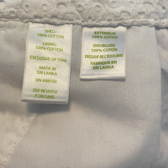 Lilly Pulitzer white eyelet shorts. Size 2. Super cute. Gold shiny button - Picture 6 of 14